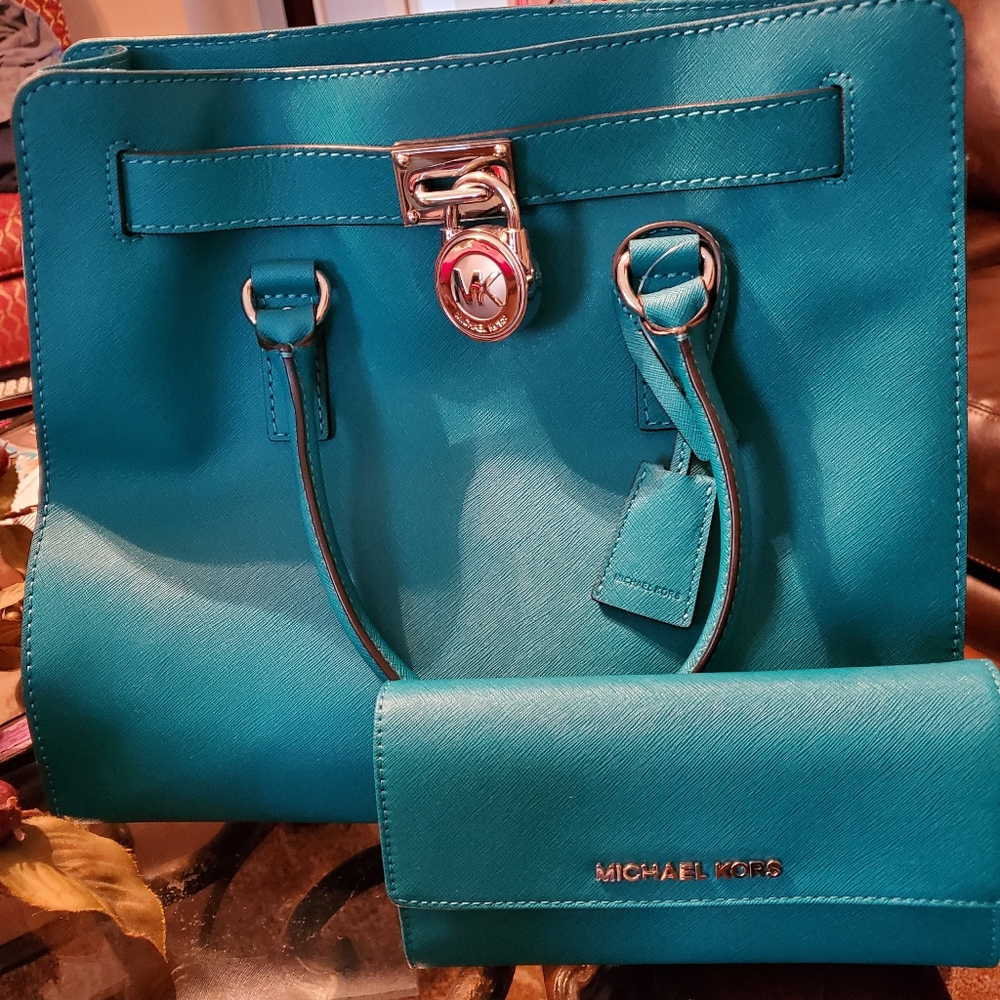 MK purse - Picture 2 of 3